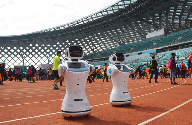 南山半马惊现三宝平台机器人求婚 南山半马惊现三宝平台机器人求婚