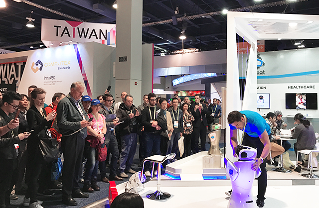 精众商业时代,三宝品牌创新构建引爆商业智能机器人市场 精众商业时代,三宝品牌创新构建引爆商业智能机器人市场